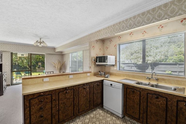 Photo of property in 25 Rauparaha Street, Waikanae Beach, Waikanae, 5036