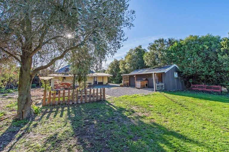 Photo of property in 16 Brook Street, Southbridge, 7602