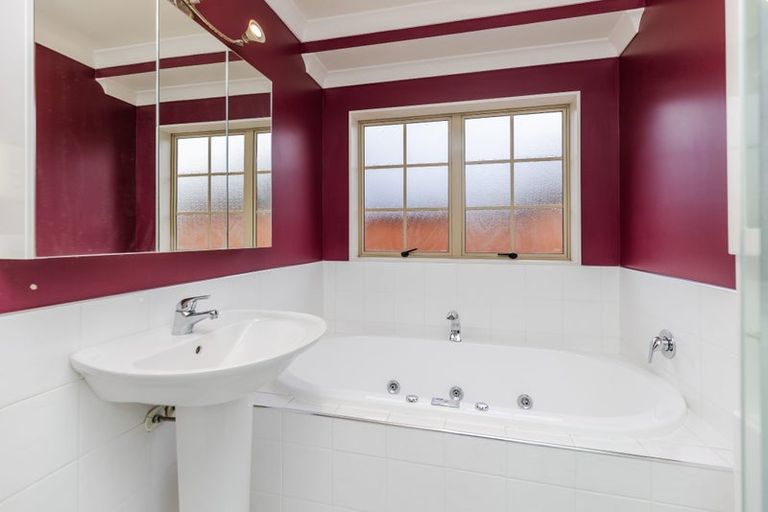 Photo of property in 32 Miers Glade, Rototuna North, Hamilton, 3210