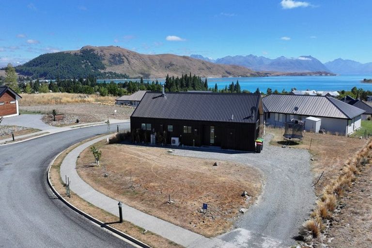 Photo of property in 21 Mistake Drive, Lake Tekapo, 7999