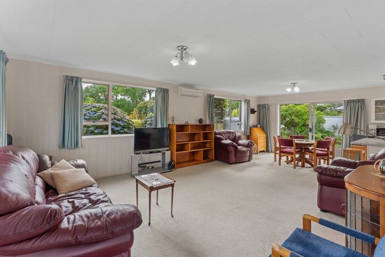 Photo of property in 2 Paretai Grove, Waikanae, 5036