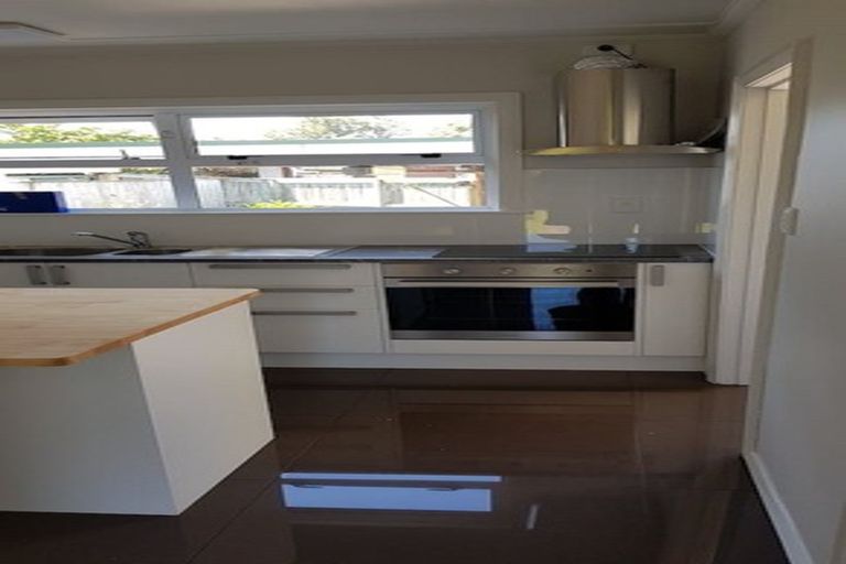 Photo of property in 2/1104 Heretaunga Street East, Parkvale, Hastings, 4122