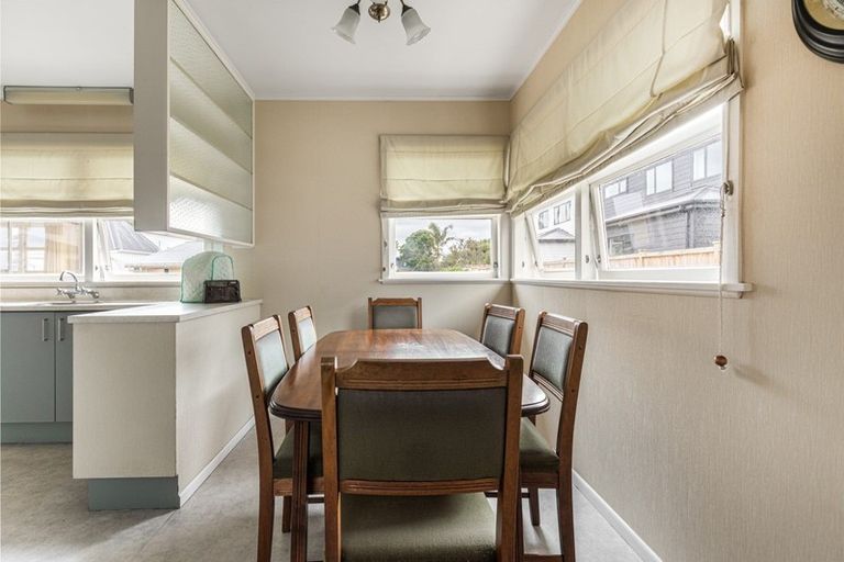 Photo of property in 9 Wellesley Road, Mangere Bridge, Auckland, 2022