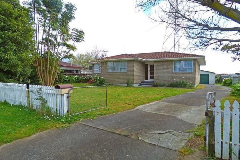 Photo of property in 6 Serrano Place, Clover Park, Auckland, 2023