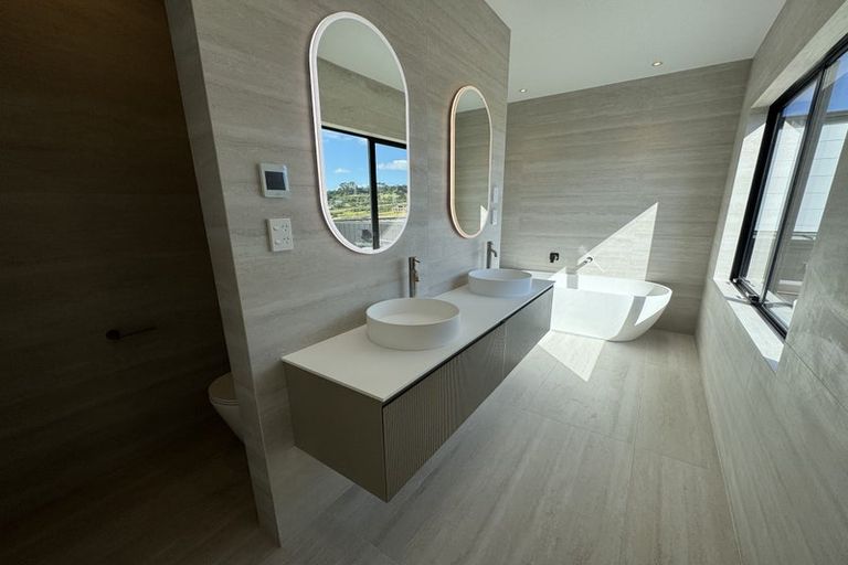 Photo of property in 32 Ridgehill Rise, Flat Bush, 2019