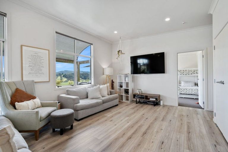 Photo of property in 442 Whananaki Road North, Opuawhanga, Hikurangi, 0181