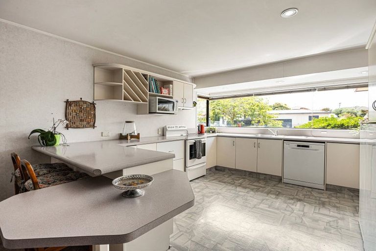 Photo of property in 6 Moreland Avenue, Pukete, Hamilton, 3200