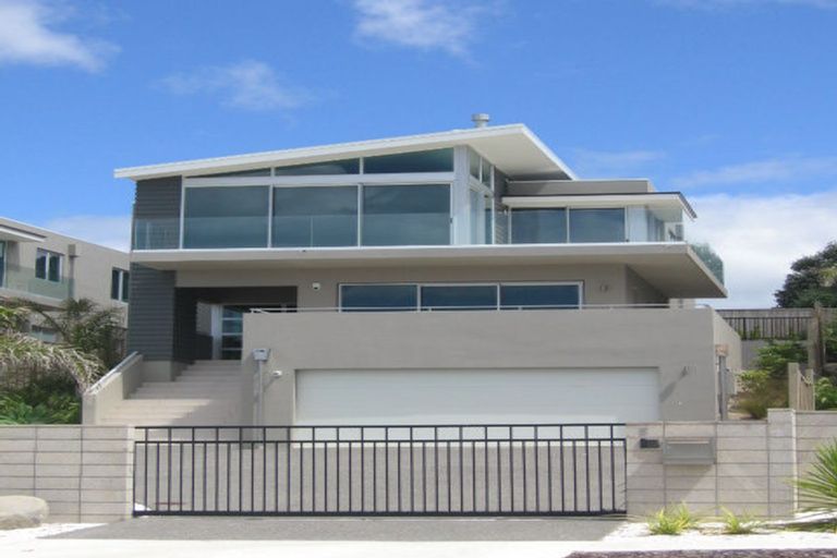 Photo of property in 5 Beach Road, Waihi Beach, 3611