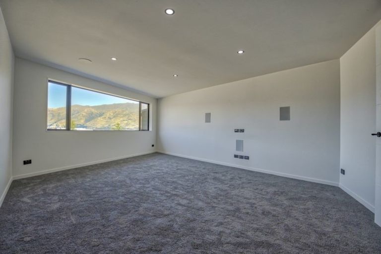 Photo of property in 58 Forest Heights, Wanaka, 9305