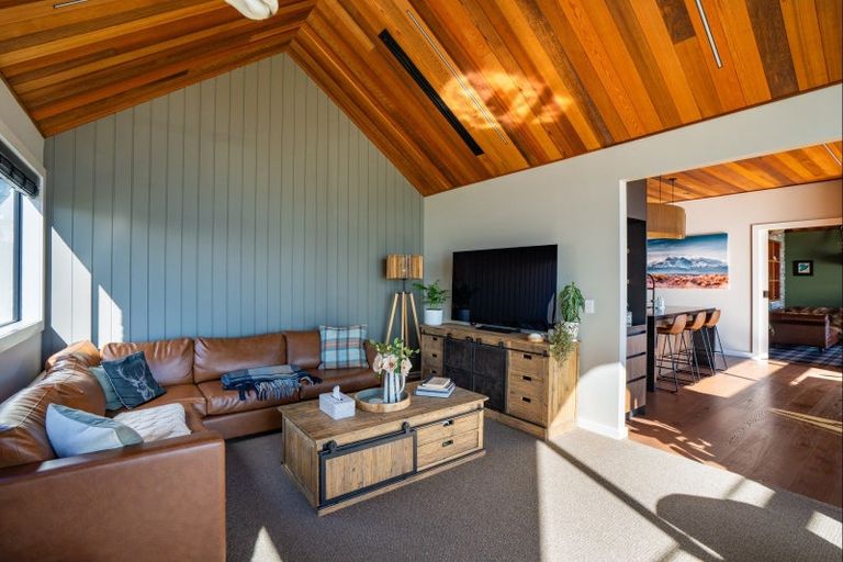 Photo of property in 336 Lake Terrace, Two Mile Bay, Taupo, 3330