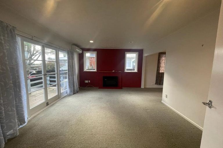 Photo of property in 13 Larnoch Road, Henderson, Auckland, 0610