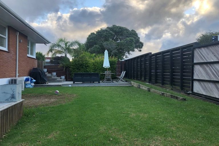 Photo of property in 89 Weatherly Road, Torbay, Auckland, 0630