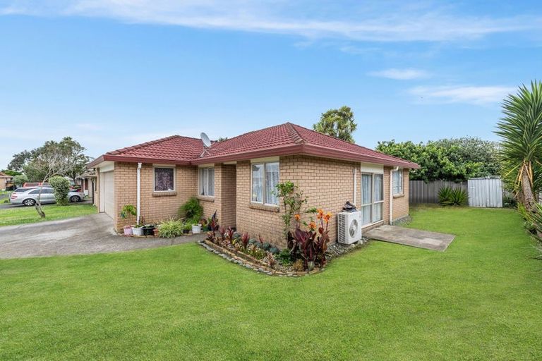 Photo of property in 13 Piriti Place, Weymouth, Auckland, 2103