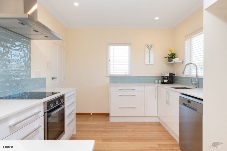 Photo of property in 8 Whitaker Street, Otumoetai, Tauranga, 3110