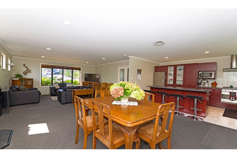 Photo of property in 15 Carnelian Court, Westgate, Auckland, 0614