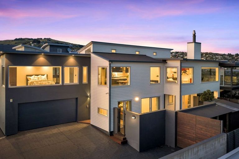 Photo of property in 6 Dunkeld Lane, Redcliffs, Christchurch, 8081