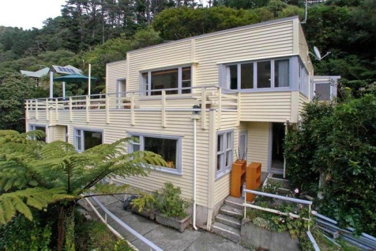 Photo of property in 10 Matai Terrace, Eastbourne, Lower Hutt, 5013