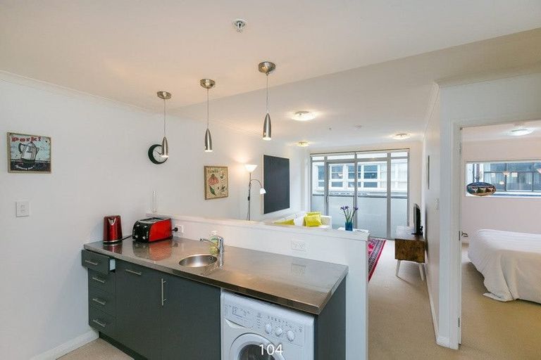 Photo of property in Monvie Apartments, 104/15 Holland Street, Te Aro, Wellington, 6011