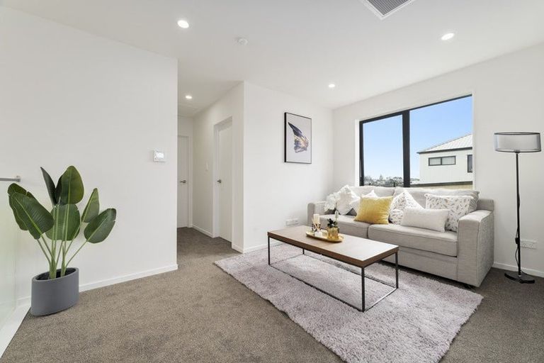 Photo of property in 20 Kaititiko Road, Rosehill, 2113