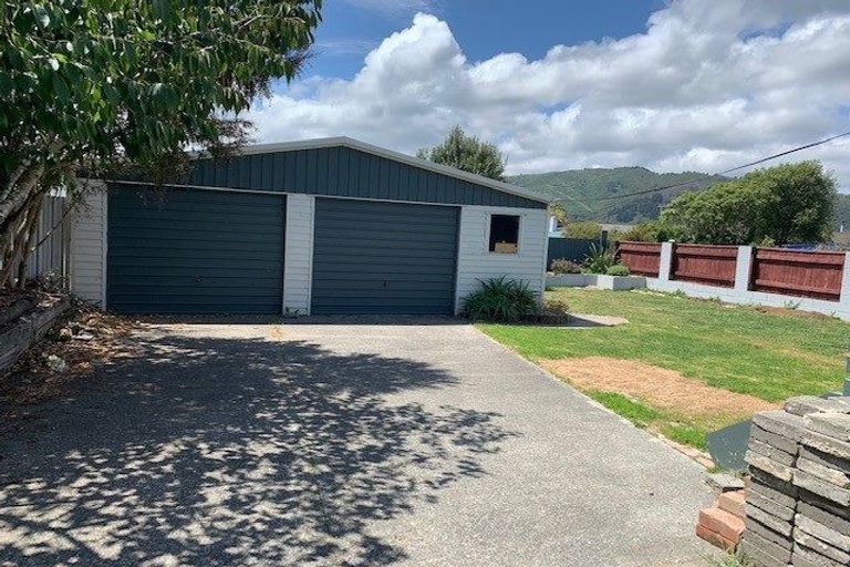 Photo of property in 118 Wainuiomata Road, Wainuiomata, Lower Hutt, 5014