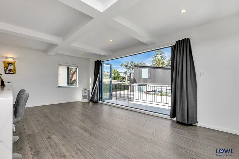 Photo of property in 480a Beach Road, Murrays Bay, Auckland, 0630