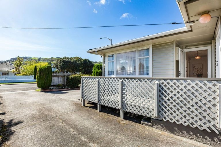 Photo of property in 45a Oxford Street, Tawa, Wellington, 5028