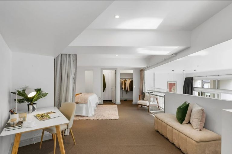 Photo of property in Stadium Garden Flats, 107/107 Thorndon Quay, Pipitea, Wellington, 6011