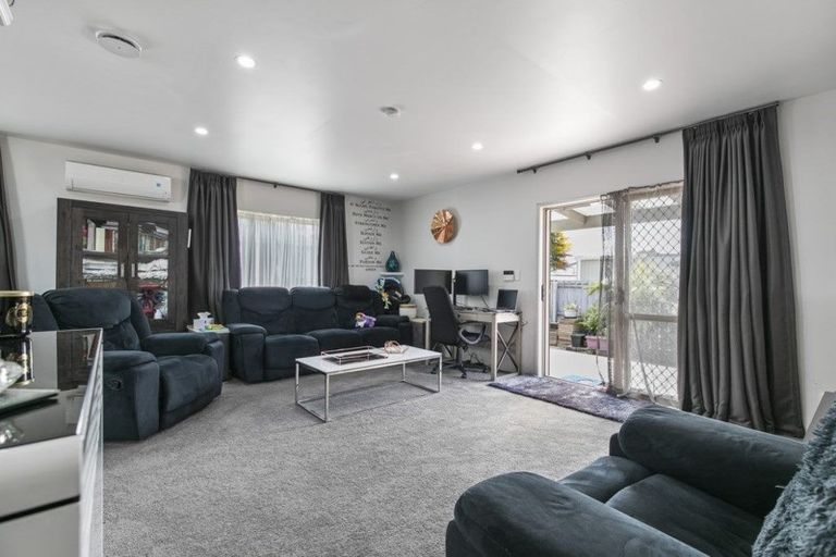 Photo of property in 85 Templeton Place, Clendon Park, Auckland, 2103