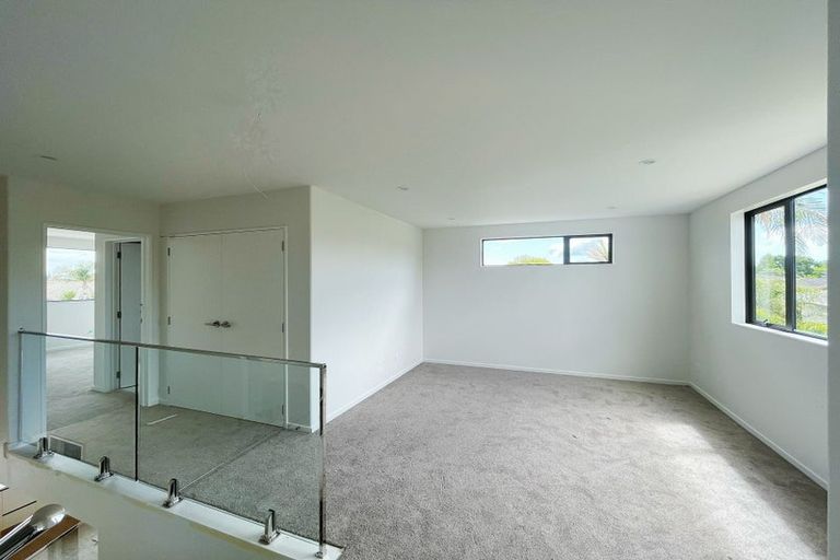 Photo of property in 106c Fisher Parade, Sunnyhills, Auckland, 2010