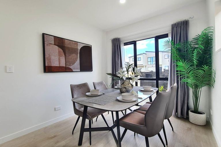 Photo of property in 4 Frontier Lane, Flat Bush, Auckland, 2019