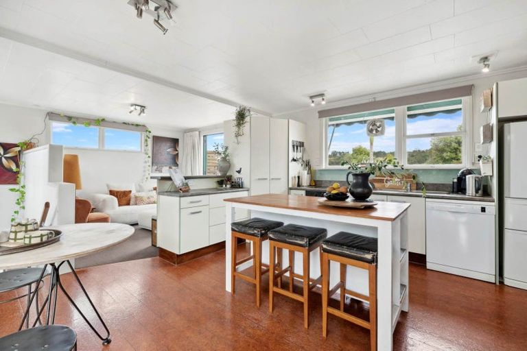 Photo of property in 23 Penton Road, Stanmore Bay, Whangaparaoa, 0932