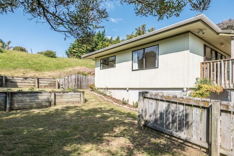 Photo of property in 90 Aorangi Road, Paraparaumu, 5032