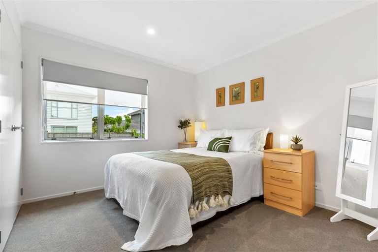 Photo of property in 22 Samuel Cassidy Avenue, Swanson, Auckland, 0614