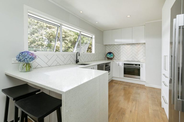Photo of property in 107 Oreil Avenue, West Harbour, Auckland, 0618
