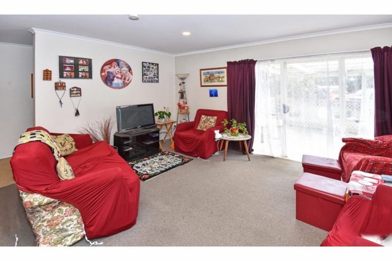 Photo of property in 2/36 Growers Lane, Mangere East, Auckland, 2024