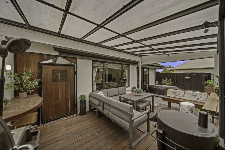 Photo of property in 11 Baltic Place, Northwood, Christchurch, 8051