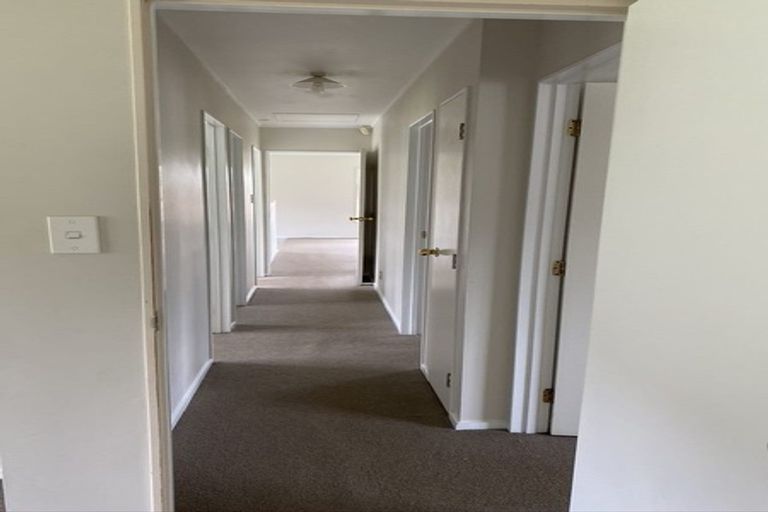 Photo of property in 4 Cretian Crescent, Henderson, Auckland, 0612