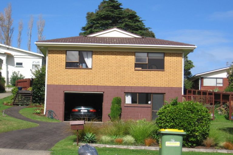 Photo of property in 11 Evans Road, Glen Eden, Auckland, 0602