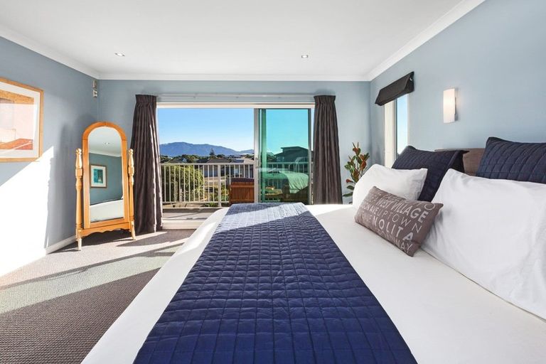 Photo of property in 11 Pharazyn Avenue, Waikanae Beach, Waikanae, 5036