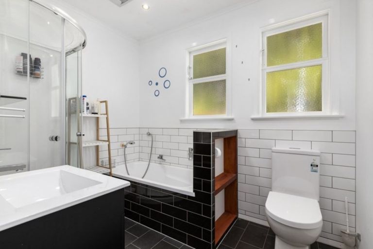 Photo of property in 18 Tawhai Street, Stokes Valley, Lower Hutt, 5019