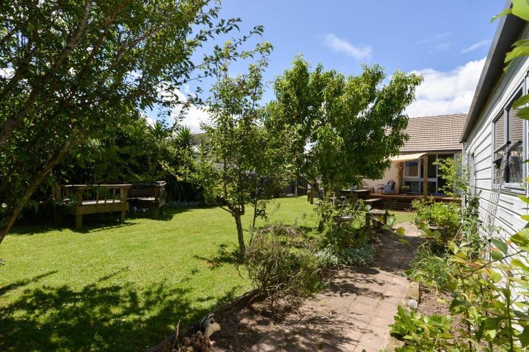 Photo of property in 29 Ross Crescent, Fairfield, Hamilton, 3214