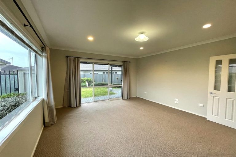 Photo of property in 6 Mana Place, Poraiti, Napier, 4112