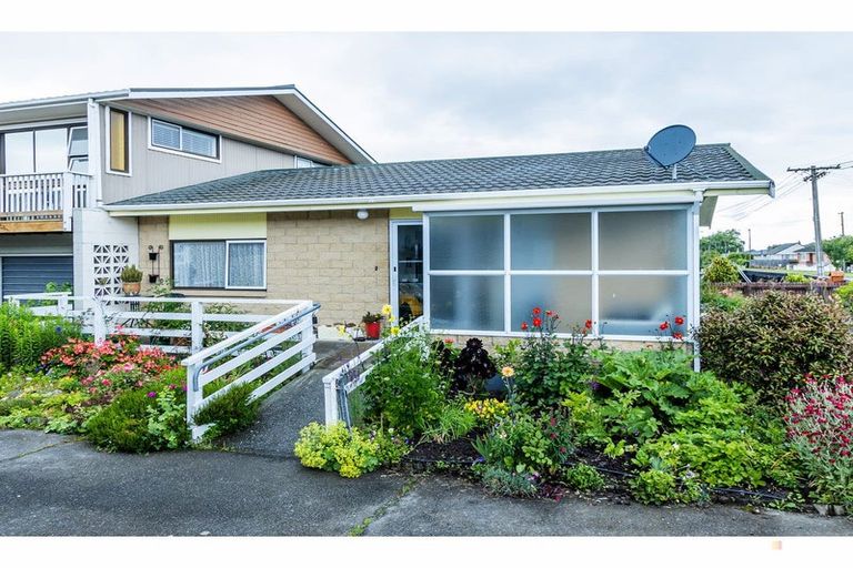 Photo of property in 5-5a Rugby Street, Waimate, 7924