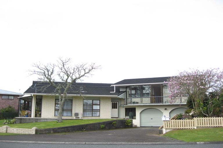 Photo of property in 2 Ngahere Street, Inglewood, 4330