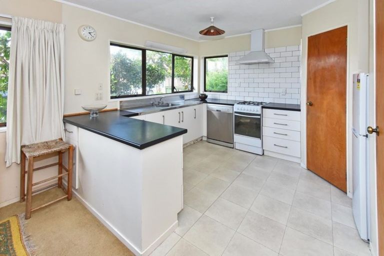 Photo of property in 1/32 Queen Street, Papakura, 2110