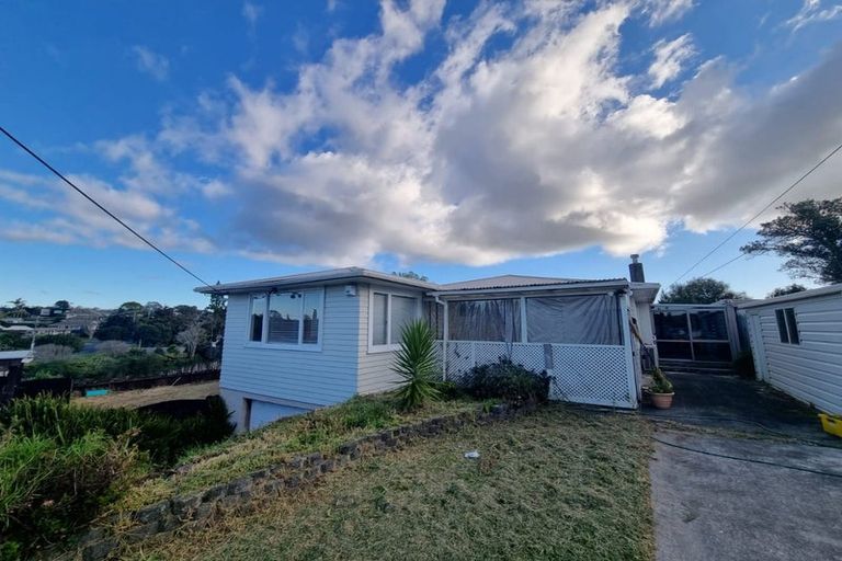 Photo of property in 11 Matipo Road, Te Atatu Peninsula, Auckland, 0610