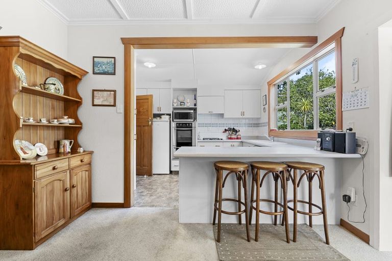 Photo of property in 3 Barrett Street, Westown, New Plymouth, 4310