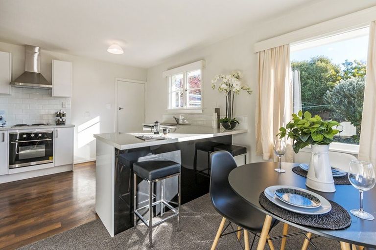 Photo of property in 33 Fovant Street, Russley, Christchurch, 8042