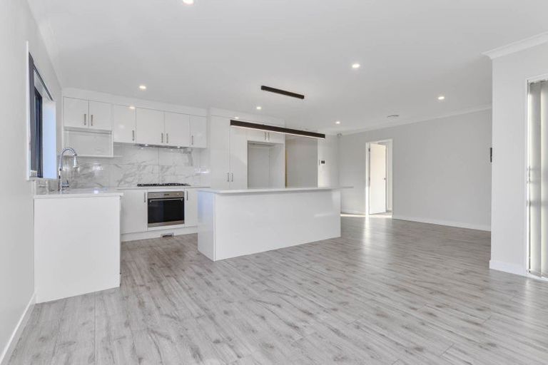 Photo of property in 40 Koroheke Road, Takanini, 2110