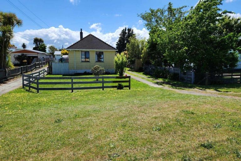 Photo of property in 35 Avenue Road, Foxton, 4814